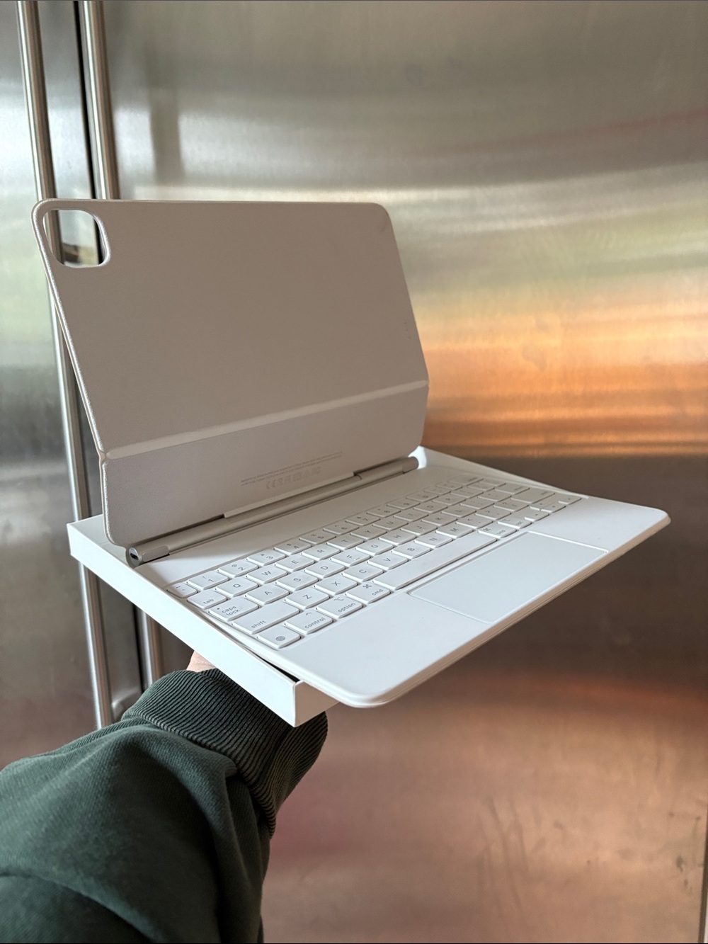 Apple White Magic Keyboard Case with Trackpad for Tablet